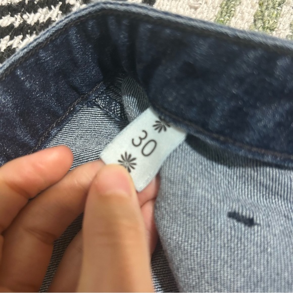 Show me your mumu bell bottom jeans high waisted dark wash size 30 square pocket - Picture 8 of 9